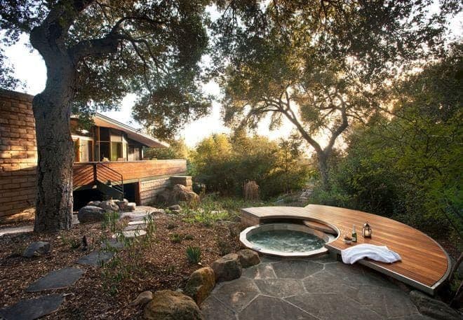 7 Tricks for a Seamless Outdoor Hot Tub Integration