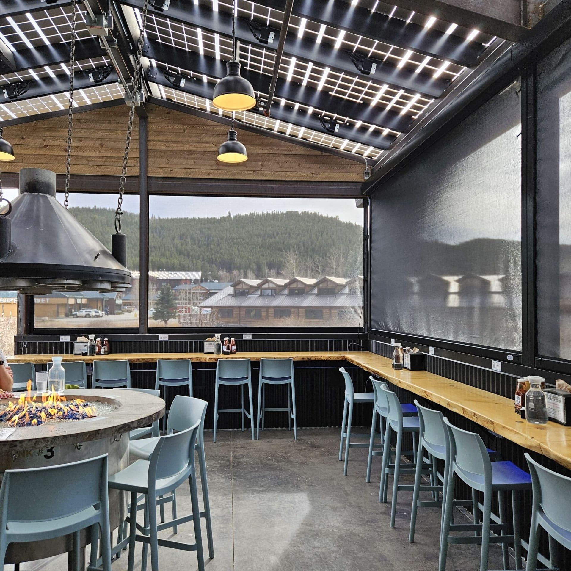 COMMERCIAL MOTORIZED SCREENS img 1