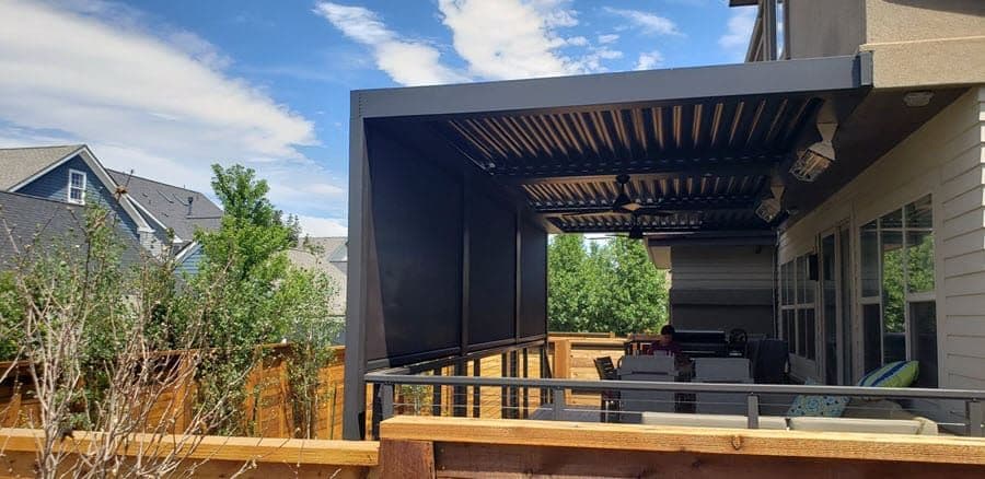How Do Motorized Pergola Screens Compare to Fixed Screens?